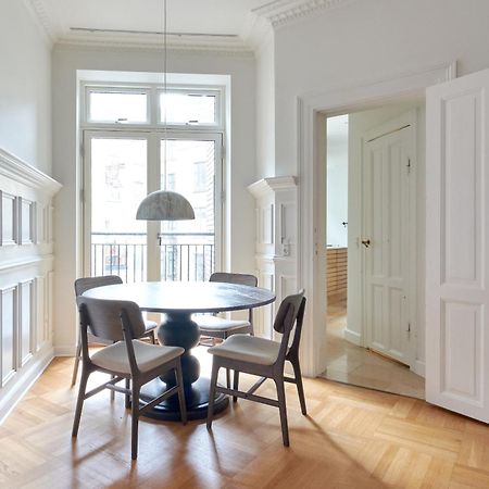 Spacious 3 Bedroom Manor Flat Next To Tivoli 코펜하겐 외부 사진