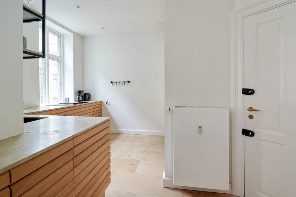 Spacious 3 Bedroom Manor Flat Next To Tivoli 코펜하겐 외부 사진