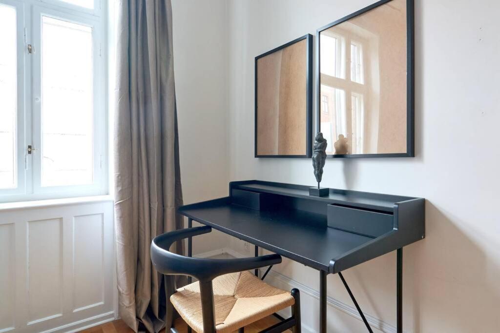 Spacious 3 Bedroom Manor Flat Next To Tivoli 코펜하겐 외부 사진