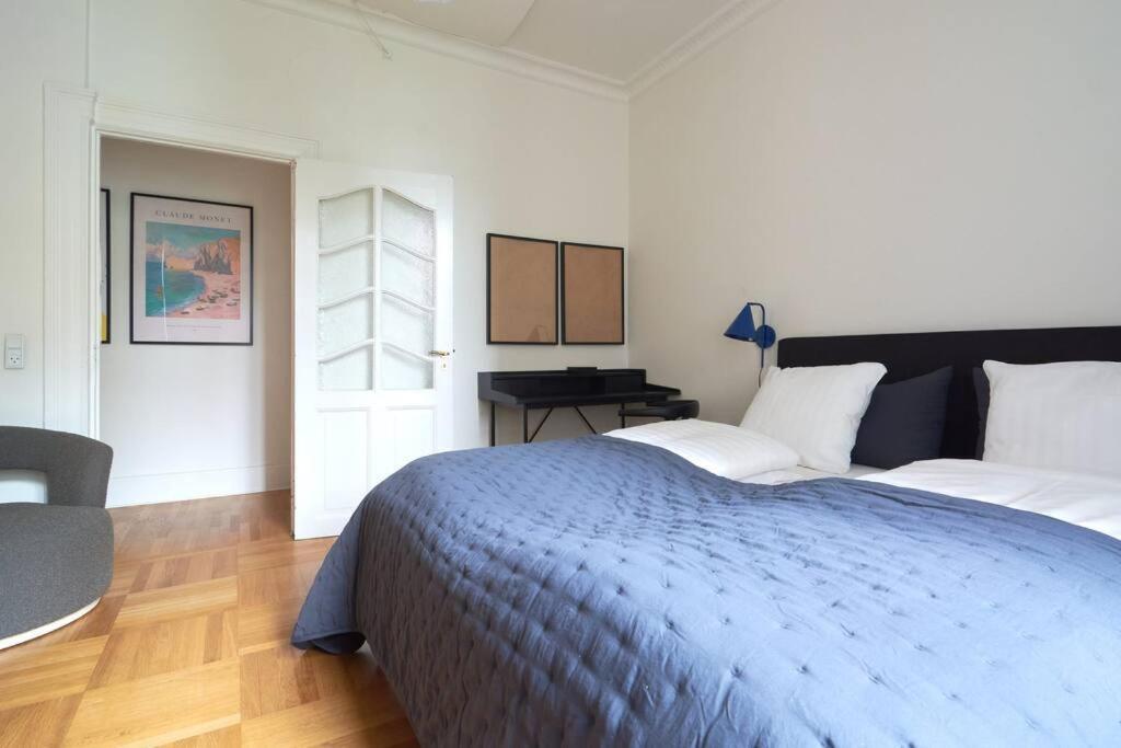 Spacious 3 Bedroom Manor Flat Next To Tivoli 코펜하겐 외부 사진