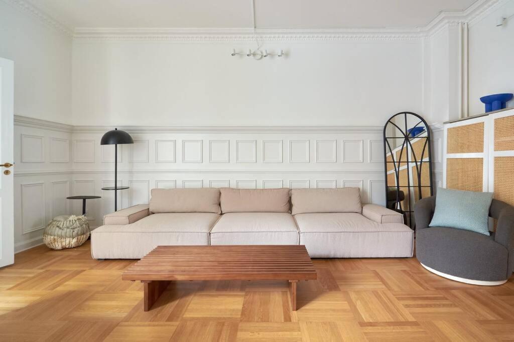 Spacious 3 Bedroom Manor Flat Next To Tivoli 코펜하겐 외부 사진