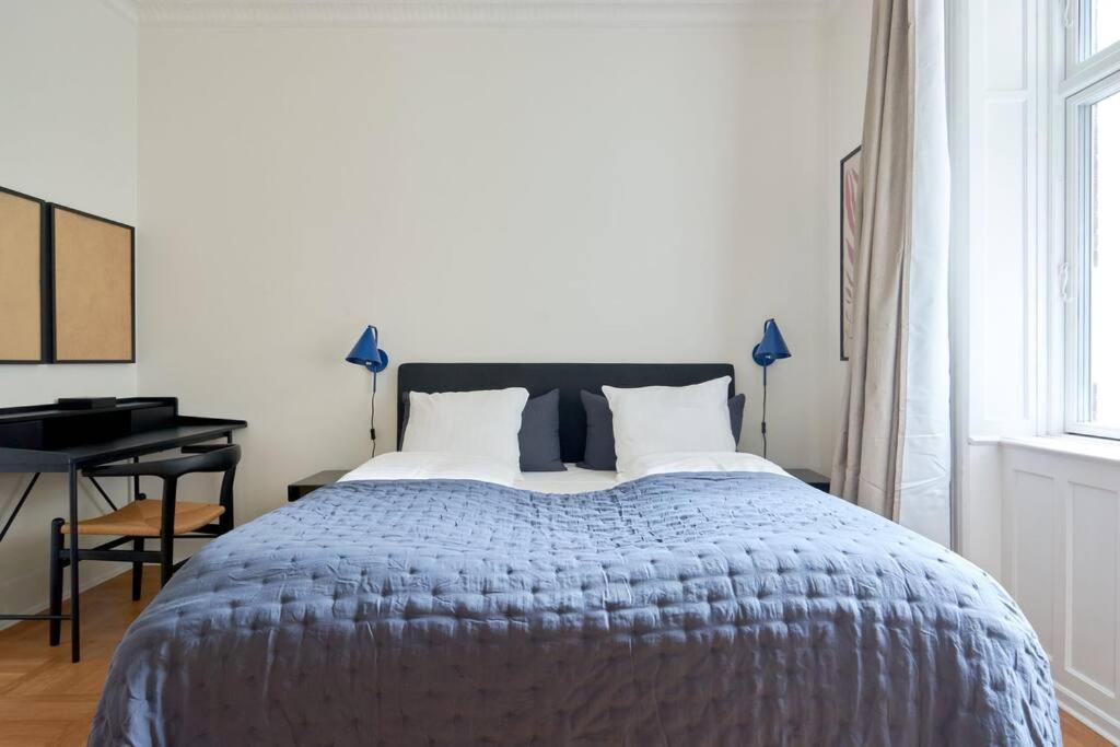 Spacious 3 Bedroom Manor Flat Next To Tivoli 코펜하겐 외부 사진