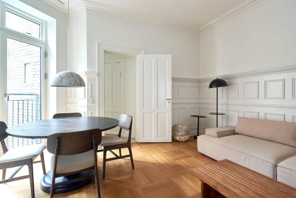 Spacious 3 Bedroom Manor Flat Next To Tivoli 코펜하겐 외부 사진